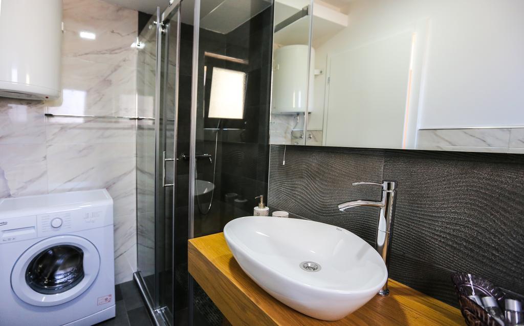 New Lux Apartment Novi Sad Buitenkant foto